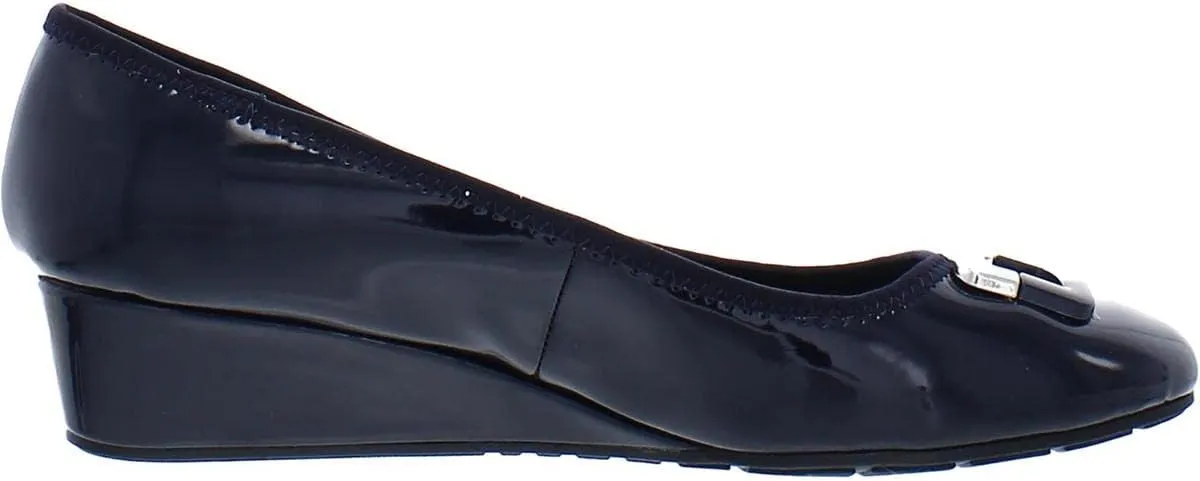 Bandolino Women's Tad Pump