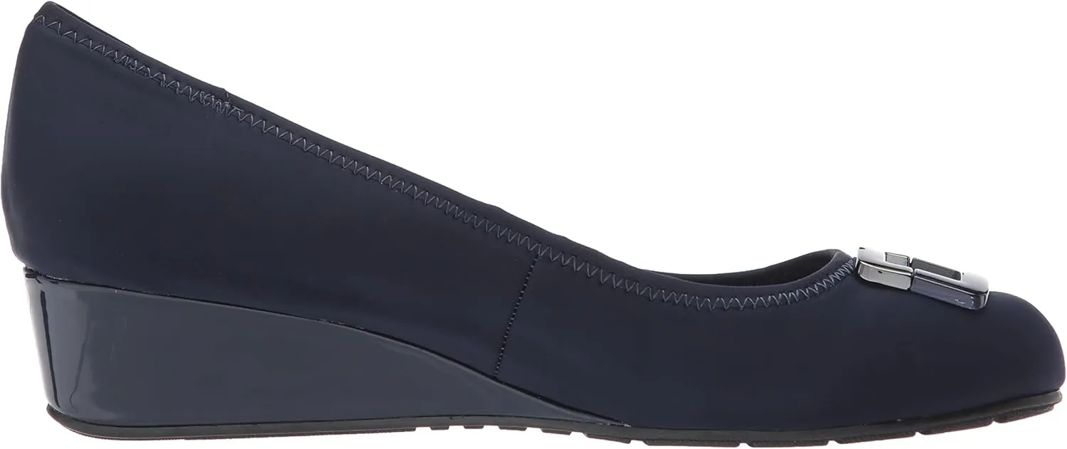 Bandolino Women's Tad Pump